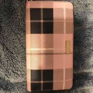 TRADED LOCALLY Kate spade wallet